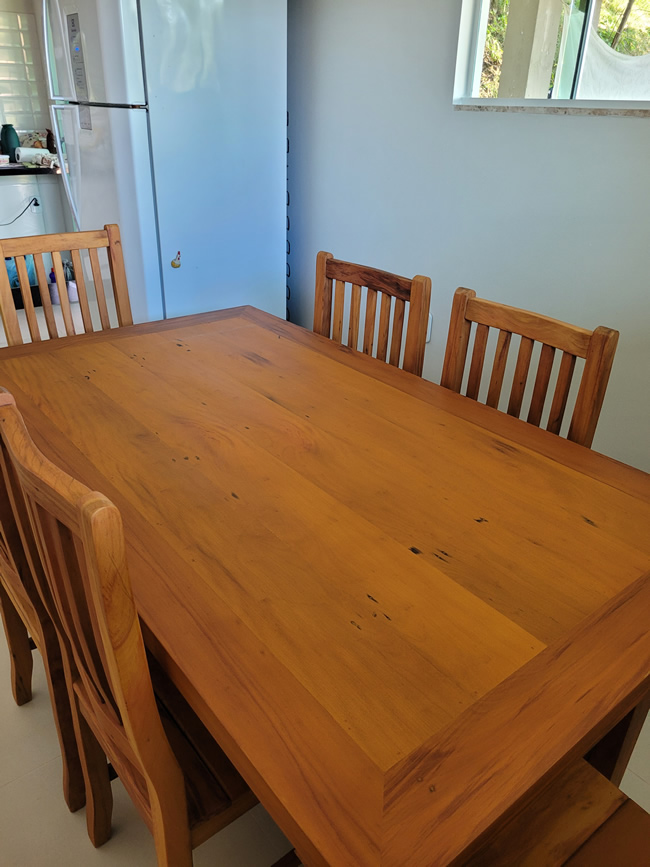 Mesa em Madeira de Demolição Peroba Rosa medindo 1,60 m x 0,90 m com 06 cadeiras - Imagem 3