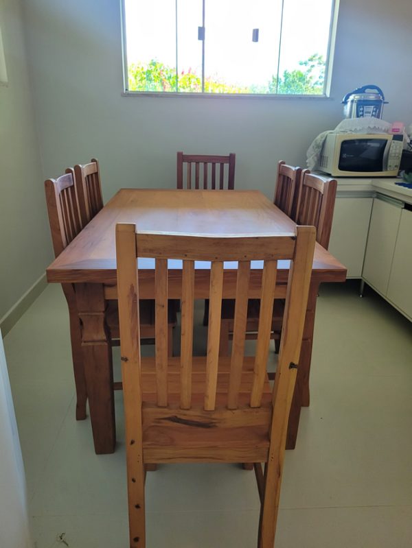 Mesa em Madeira de Demolição Peroba Rosa medindo 1,60 m x 0,90 m com 06 cadeiras - Imagem 4